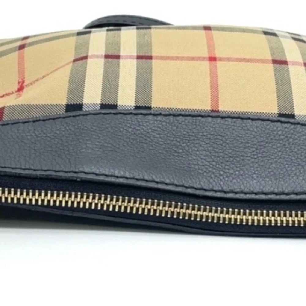 Auth BURBERRY Nova Check
Shadow Horse Nylon Leather Beige
Shoulder Bag - Picture 15 of 15